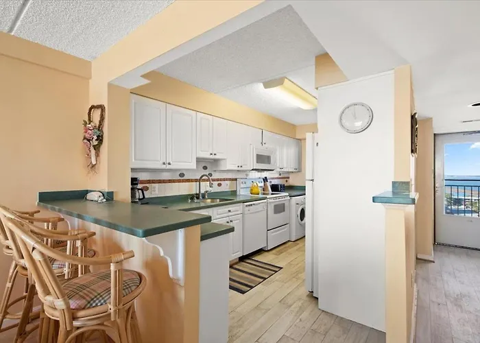 Picturesque Ocean Views In 2 Bedroom Towers With Indoor Pool! Ocean Stadt