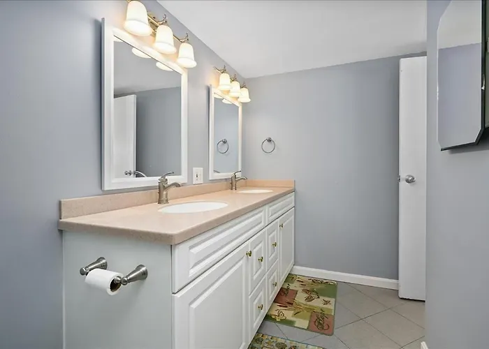 Picturesque Ocean Views In 2 Bedroom Towers With Indoor Pool! * Ocean Stadt