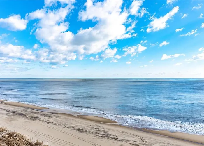 Picturesque Ocean Views In 2 Bedroom Towers With Indoor Pool!