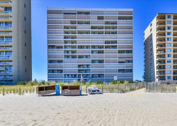 Picturesque Ocean Views In 2 Bedroom Towers With Indoor Pool! *