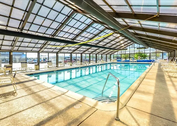 Picturesque Ocean Views In 2 Bedroom Towers With Indoor Pool! Ocean Stadt